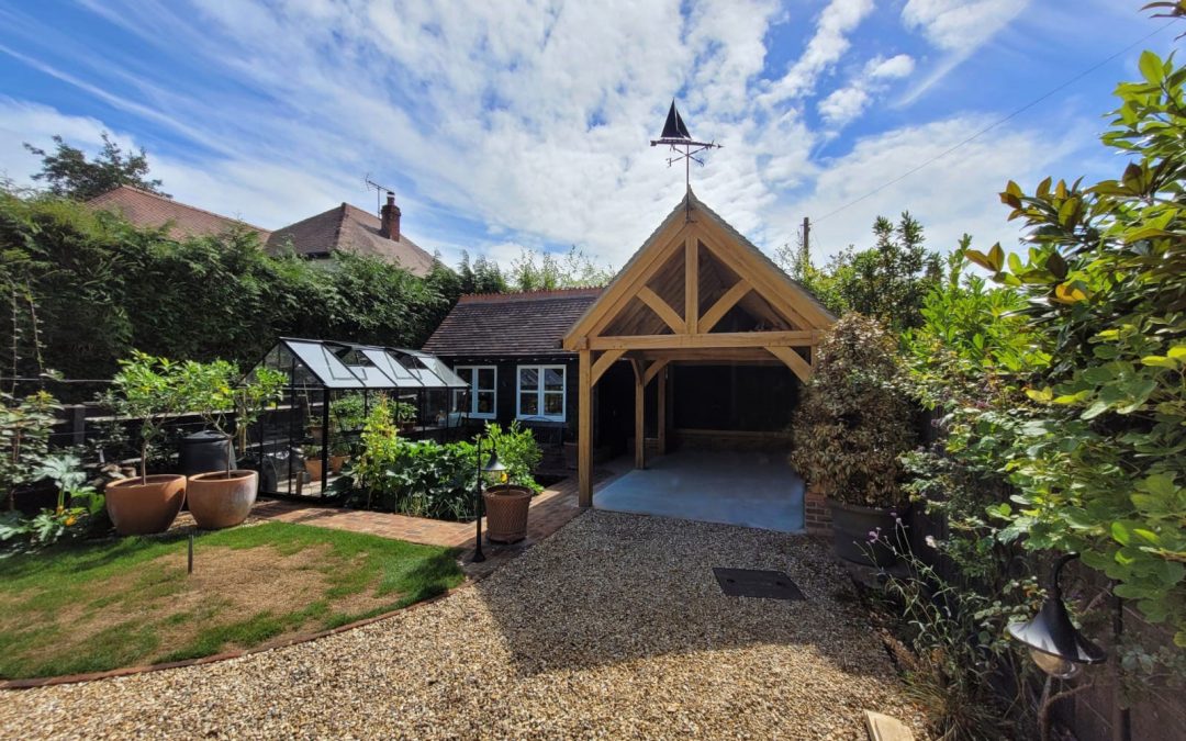 Car port and workshop in Lyndhurst